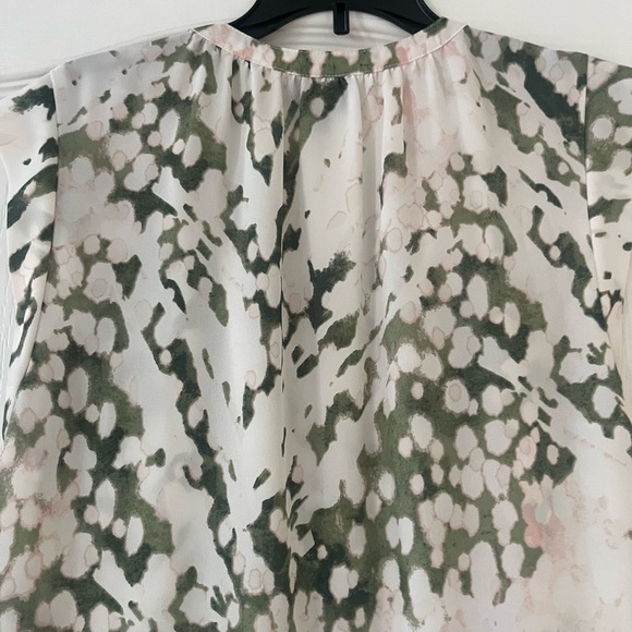 Massimo blouse size Small double ruffle bottom, floral, sleeveless - Picture 8 of 10